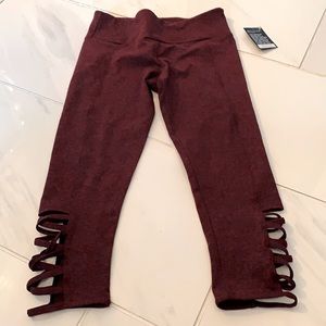 S/M Onzie Capri Leggings